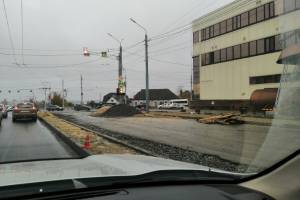В Брянске возникла пробка из-за расширения дороги на Городище