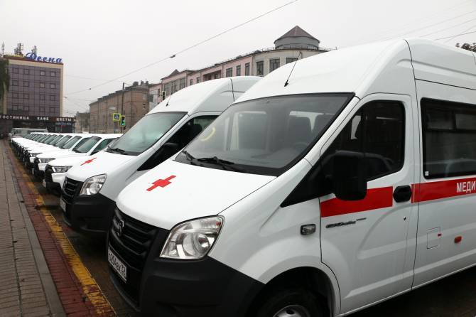 До конца года брянские больницы получат еще 18 машин скорой помощи