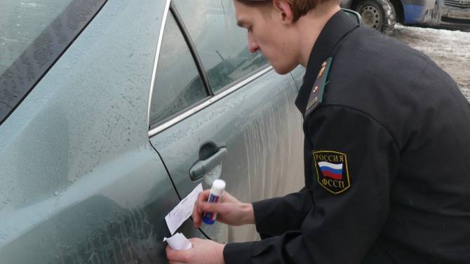 В Брянске арестовали 21 автомобиль злостных неплательщиков штрафов