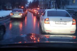 Брянск встал в пробке из-за светофоров на улице Советской