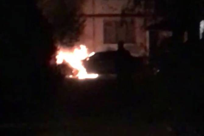 В Брянске ночью сгорела Toyota Camry