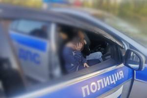 В Новозыбкове гаишники прервали поездку 11-летнего мальчика за рулем иномарки