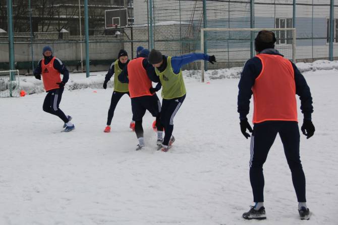 Футболисты брянского «Динамо» провели первую тренировку после отпуска