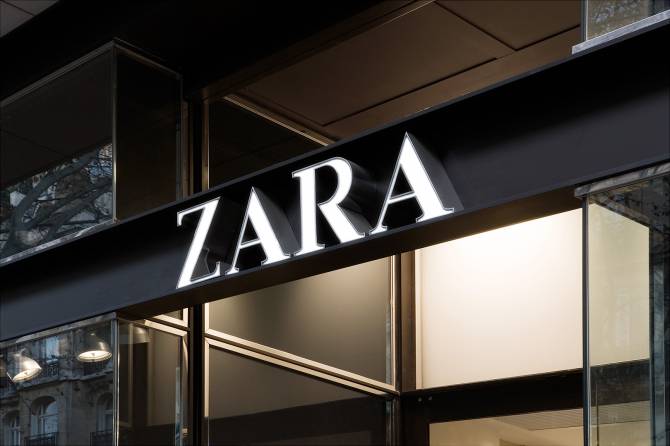 В Брянском магазине Zara из-за коронавируса на полу появилась разметка