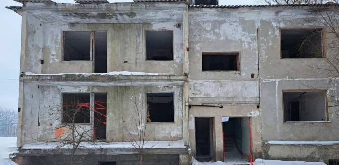 В Навле экс-чиновницу осудят за падение 15-летней девочки с балкона заброшки