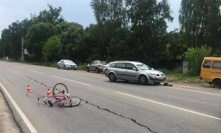 В Брянске на Литейной легковушка сбила велосипедиста: мужчина умер в больнице
