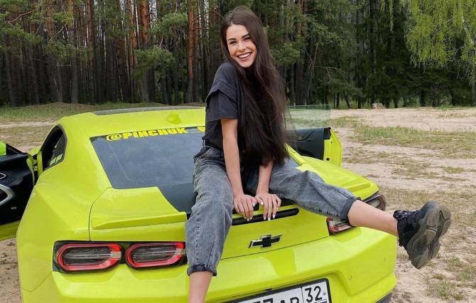 Брянская звезда шоу «Дом-2» Ирина Пинчук построит дом за 45 миллионов