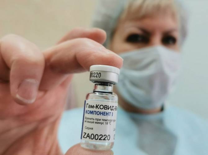 В Брянской области обязали вакцинировать 80% работников