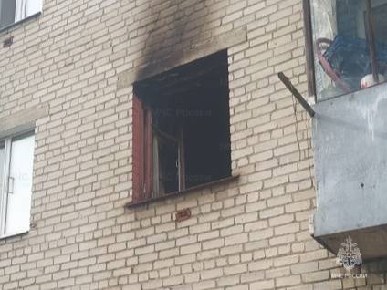В Брянске по улице Богдана Хмельницкого загорелась квартира