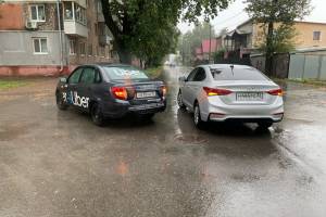 В Брянске ищут свидетелей ДТП такси Uber и Hyundai