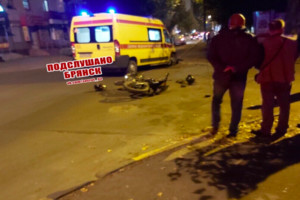 В Брянске при столкновении автобуса и мотоцикла ранены двое