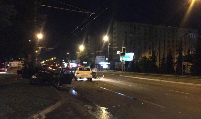 В ДТП на проспекте Московском в Брянске тяжело ранен 20-летний парень