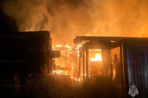 В Фокинском районе Брянска произошёл крупный пожар на пилораме