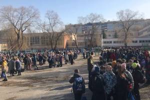 В Брянске массово эвакуируют школы