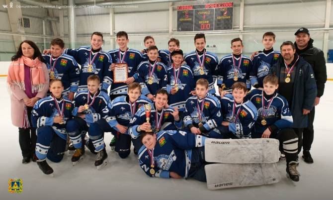 Обладателями кубка губернатора стали юные хоккеисты из Клинцов