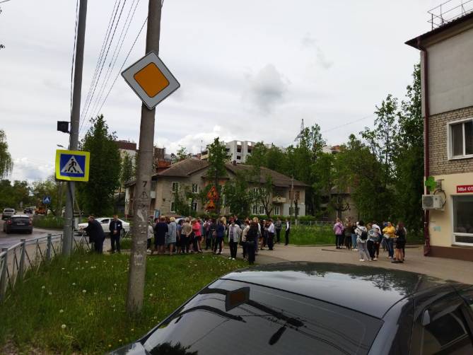 В Брянске из-за звонка о бомбе сорвался экзамен в школе №39