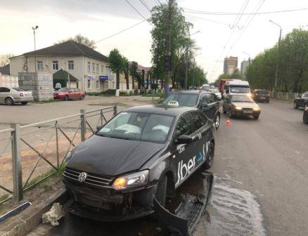 В Брянске по вине таксиста разбил лоб его 24-летний пассажир
