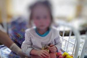 В Брянске истощенная 7-летняя девочка идет на поправку