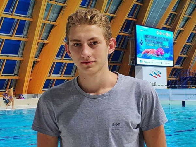 Брянский пловец Илья Бородин готовится к стартам на чемпионате Европы