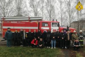 Пожарные провели в Комаричском техникуме познавательное мероприятие