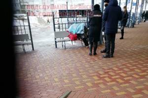 В Брянске на автовокзале умер человек