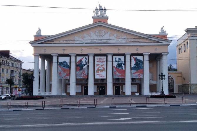 Из-за коронавируса Брянский драмтеатр отменил спектакли