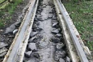 Брянцев возмутил затянувшийся ремонт тротуара по улице Бежицкой