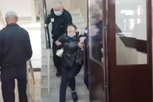 Брянская активистка Жильникова устроила скандал в горадминистрации