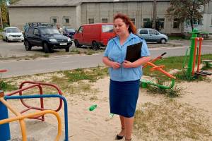 В Погаре управляющую компанию заставили отремонтировать опасную детскую площадку