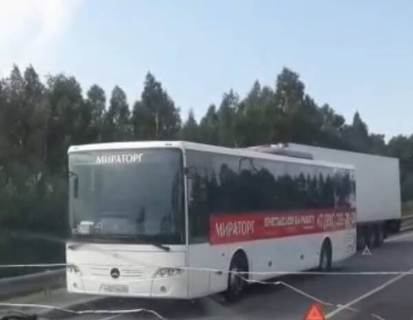 Под Брянском фура протаранила автобус «Мираторга»