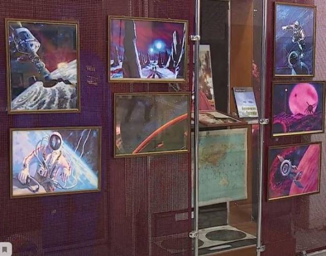 Брянцев пригласили на выставку картин космонавта Леонова
