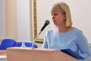 Брянская чиновница Кулешова из-за COVID-19 оставила детей без занятий 
