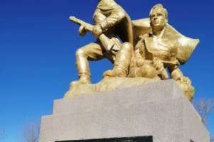 В городе Фокино вандалы изуродовали памятник воинам-освободителям