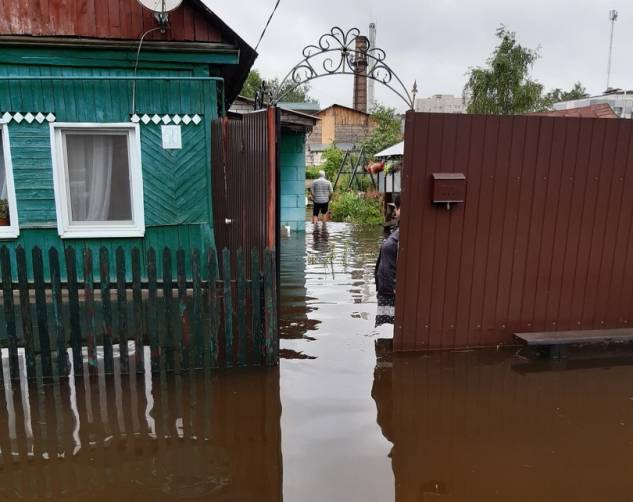 В Брянске на улице Унечской случился потоп