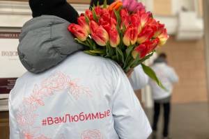 Брянским женщинам 8 марта подарят цветы