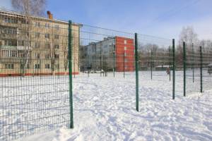 В Клинцах чиновники отобрали у детей футбольное поле