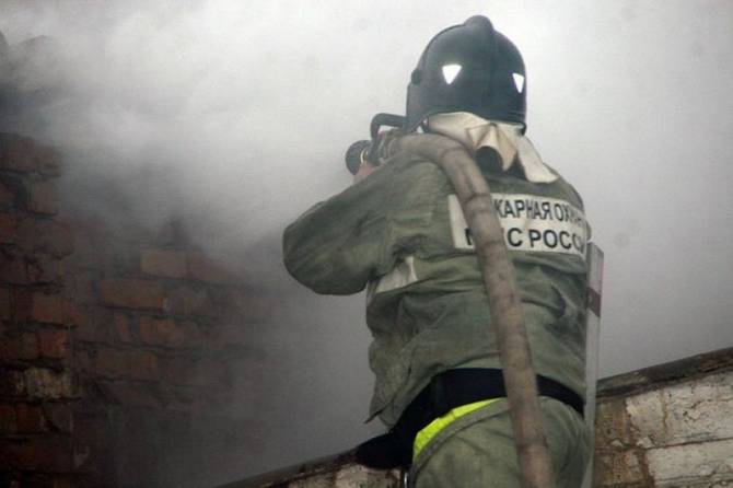 В Дубровском районе сгорел сарай и 10 кубометров сена