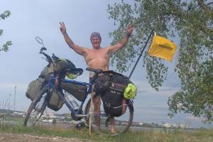 Путешествующий на велосипеде житель Жуковки добрался до Волги