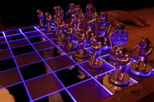 Клинцовский школьник создал эксклюзивные медвежьи шахматы