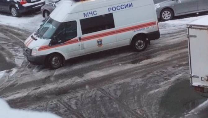 В Брянске МЧС по громкой связи сообщает о домашнем режиме