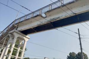 На вокзале «Брянск-Орловский» перенесли снос пешеходного моста