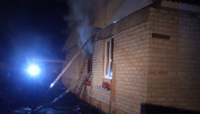 В Клинцовском районе сгорел дом: пострадали двое