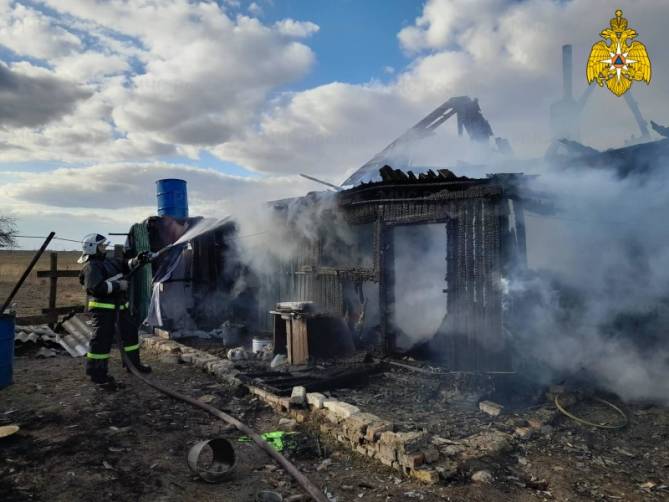 В почепском селе Семцы сгорел жилой дом