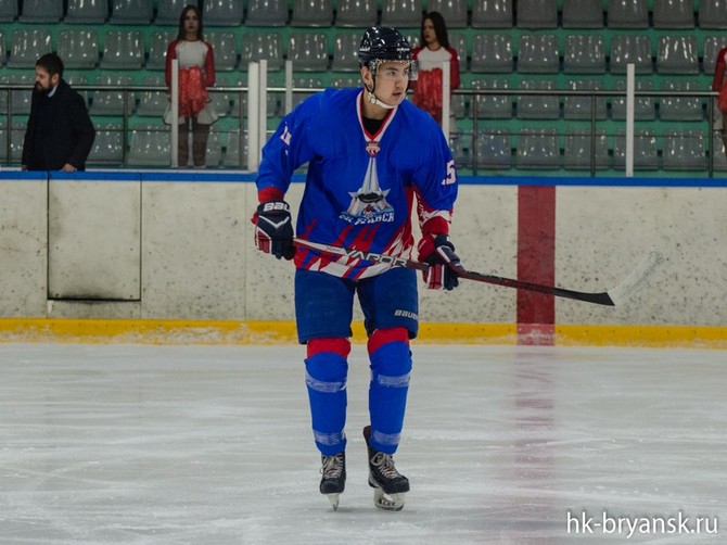 Хоккейный «Брянск» обыграл 6:3 воронежскую «Россошь»