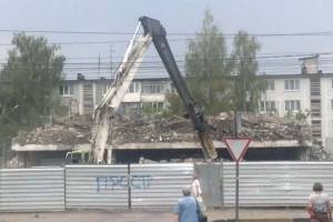 В Брянске на Володарке на месте снесенного ДК Гагарина началась стройка
