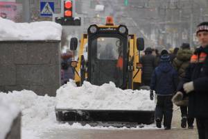 В Брянске на борьбу со снегом выйдут 137 единиц техники