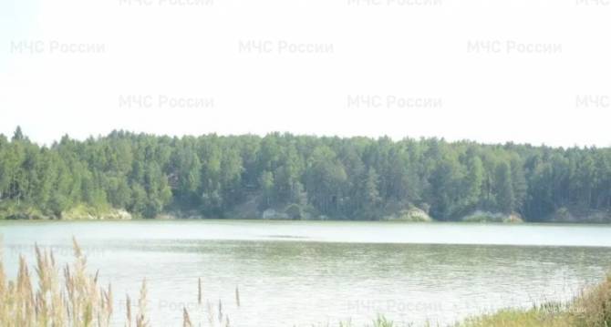 В Выгоничском районе в озере утонул мужчина 