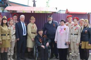 В Клинцовском районе 100-летнего ветерана войны поздравили с Днем Победы