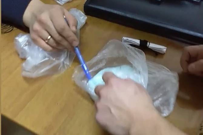 В Брянске за год полицейские изъяли 13 килограмм наркотиков