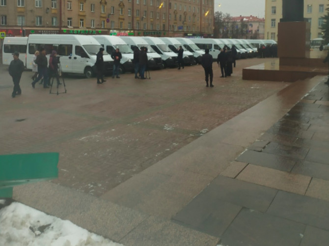 В Брянске вручили ключи от 142 автобусов для районов области